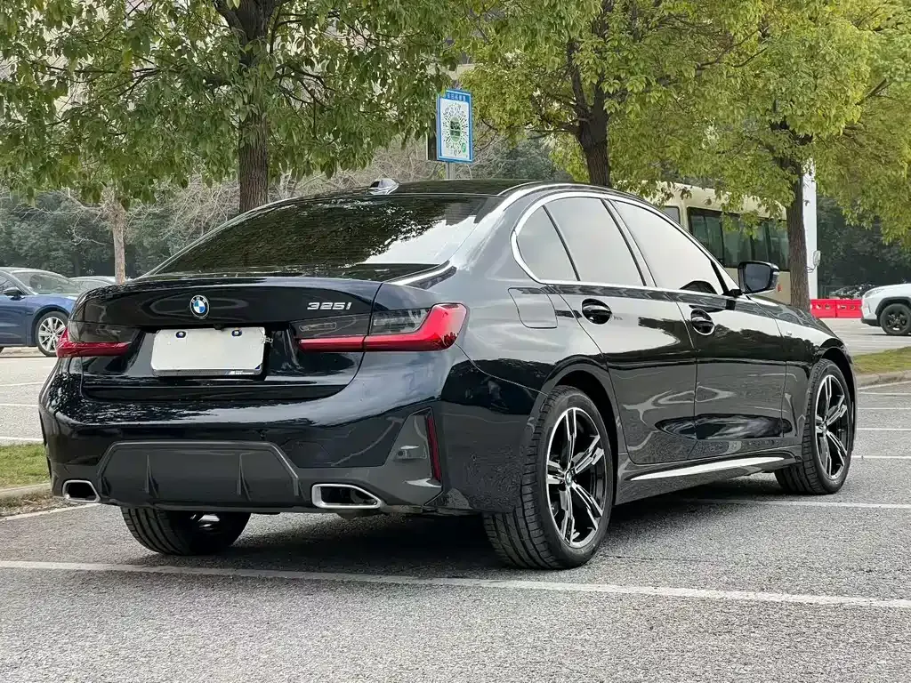 BMW 3 Series 2024 из CN, фото 7