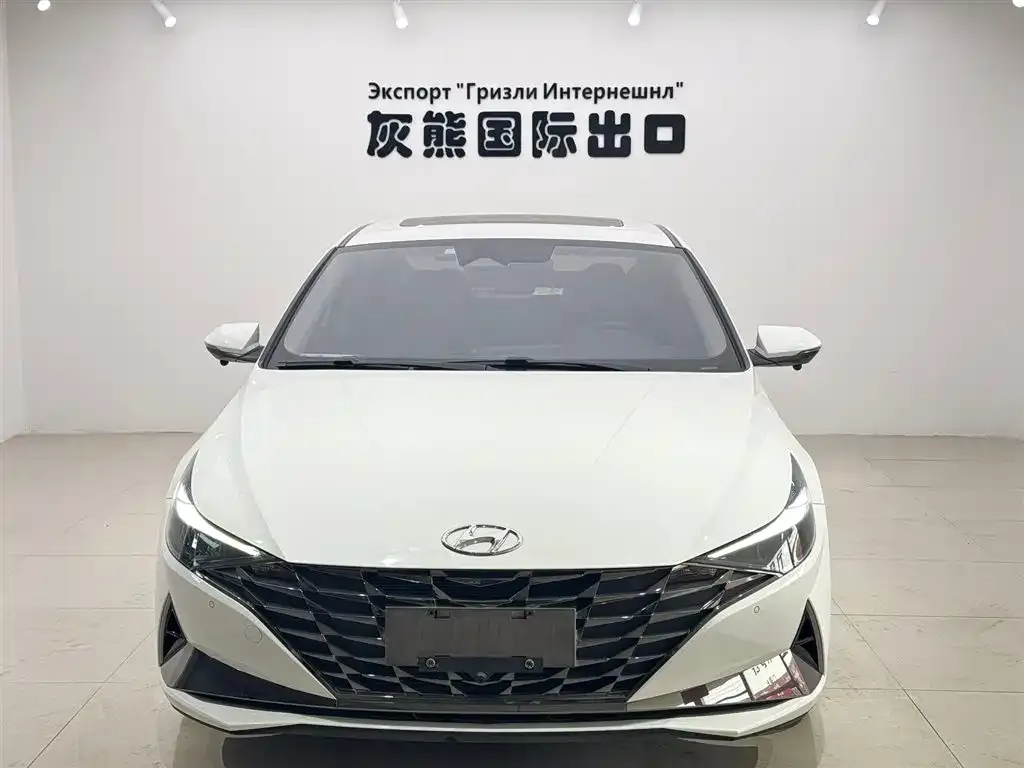 Hyundai Elantra — фото 2