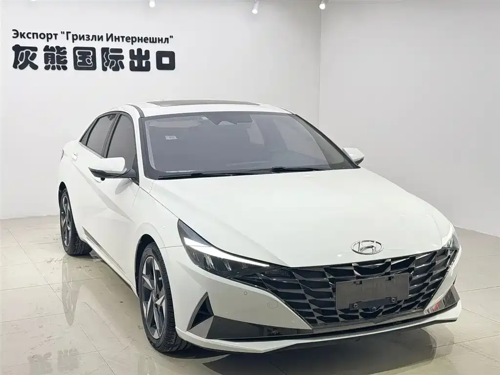 Hyundai Elantra — фото 6