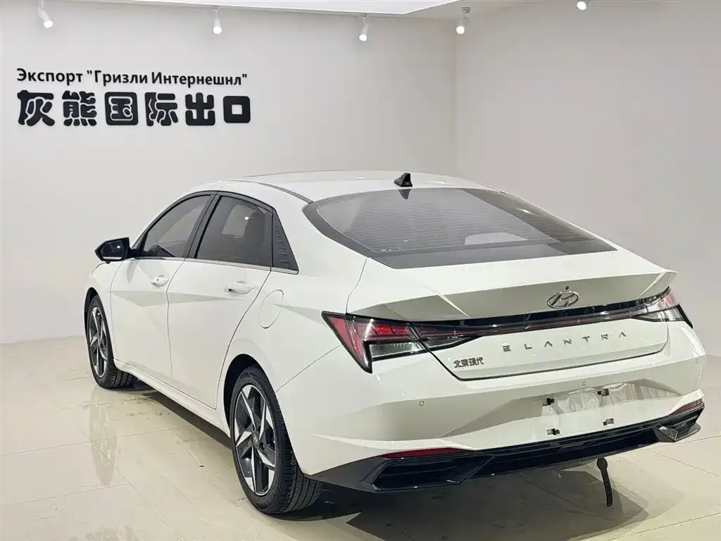 Hyundai Elantra — фото 8