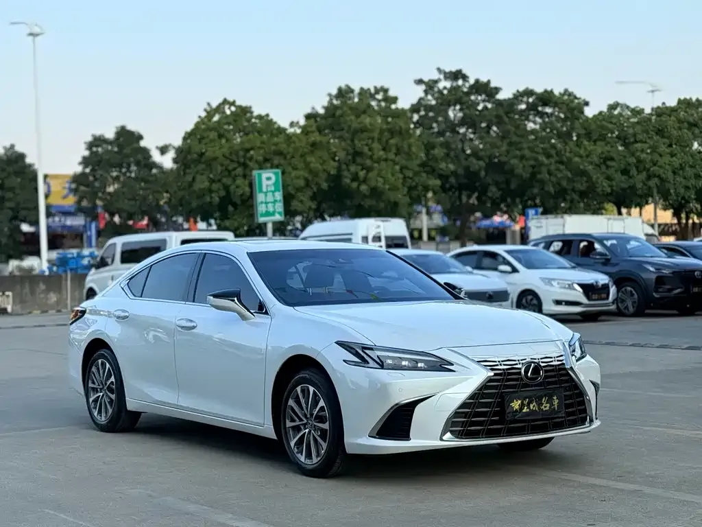Lexus ES — фото 9