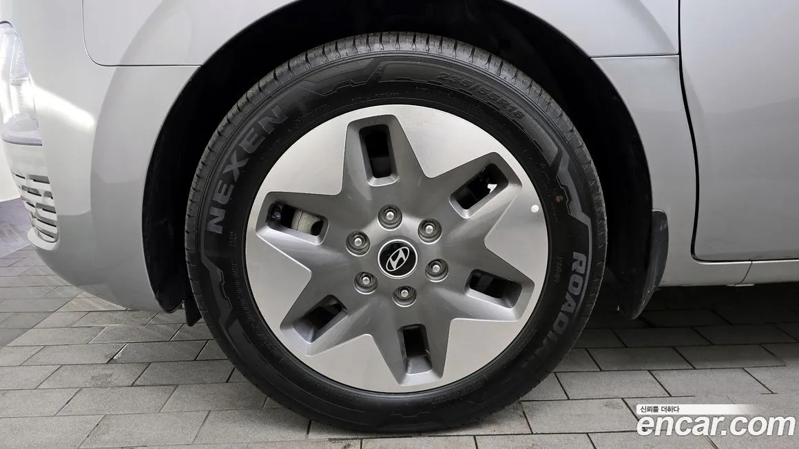 Hyundai Staria — фото 2
