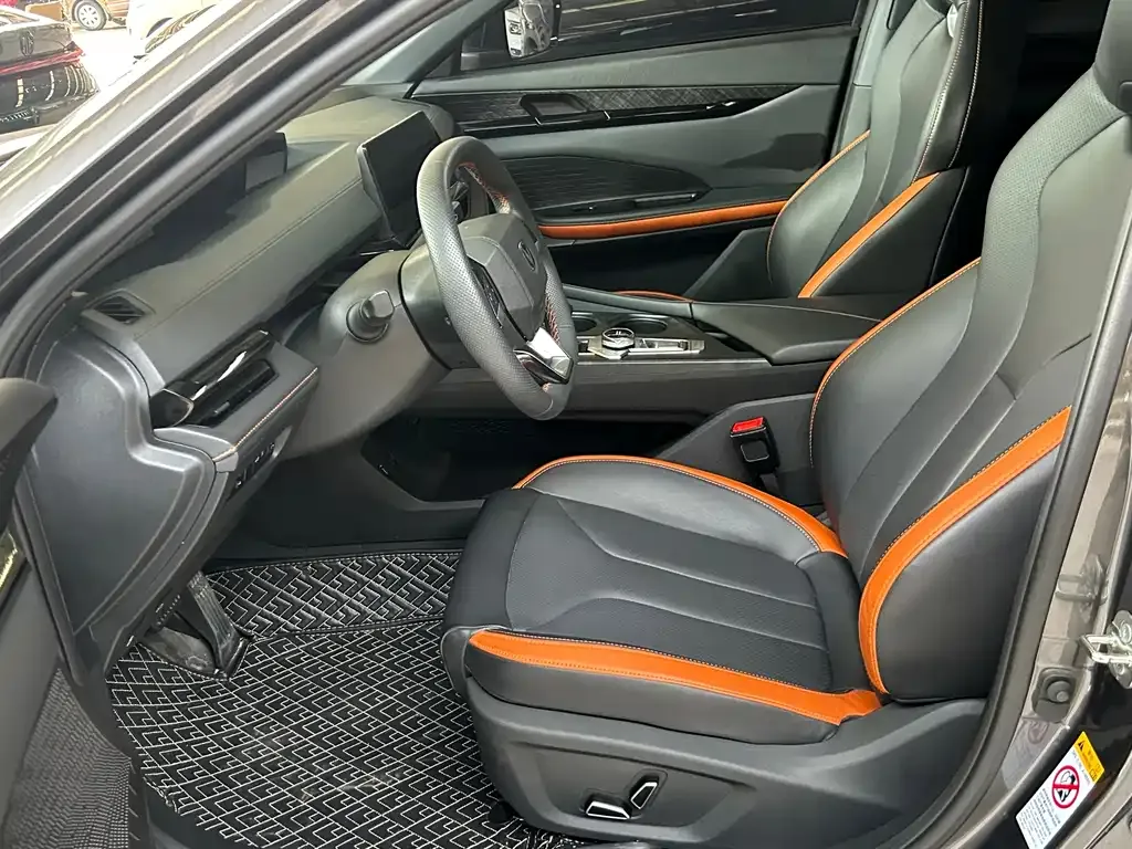Changan UNI-V 2023 из CN, фото 8