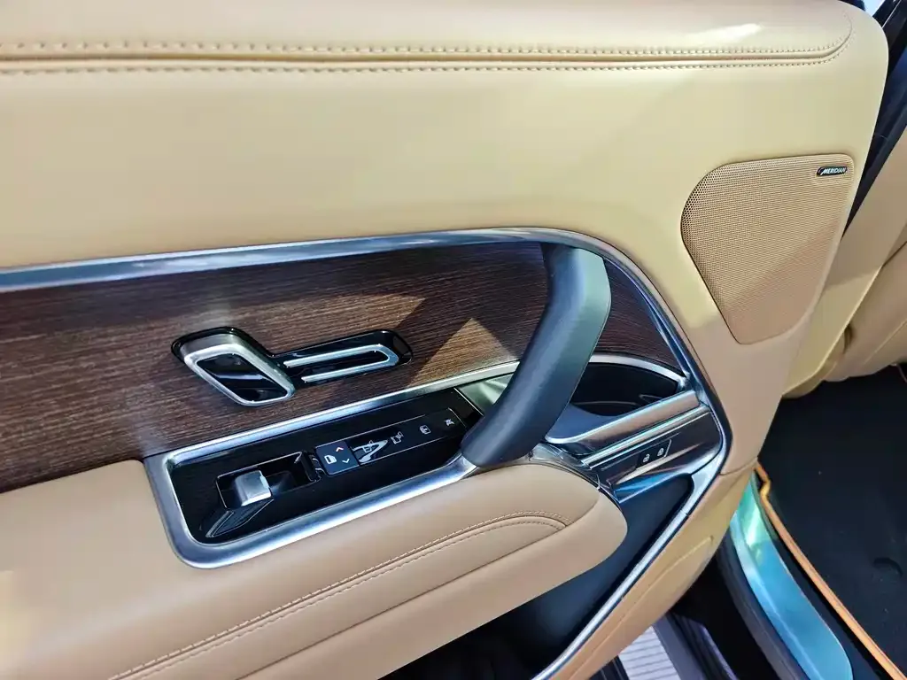 Land Rover Range Rover 2024 из CN, фото 3