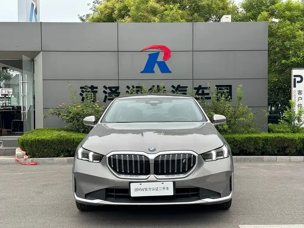 BMW i5 — фото 6