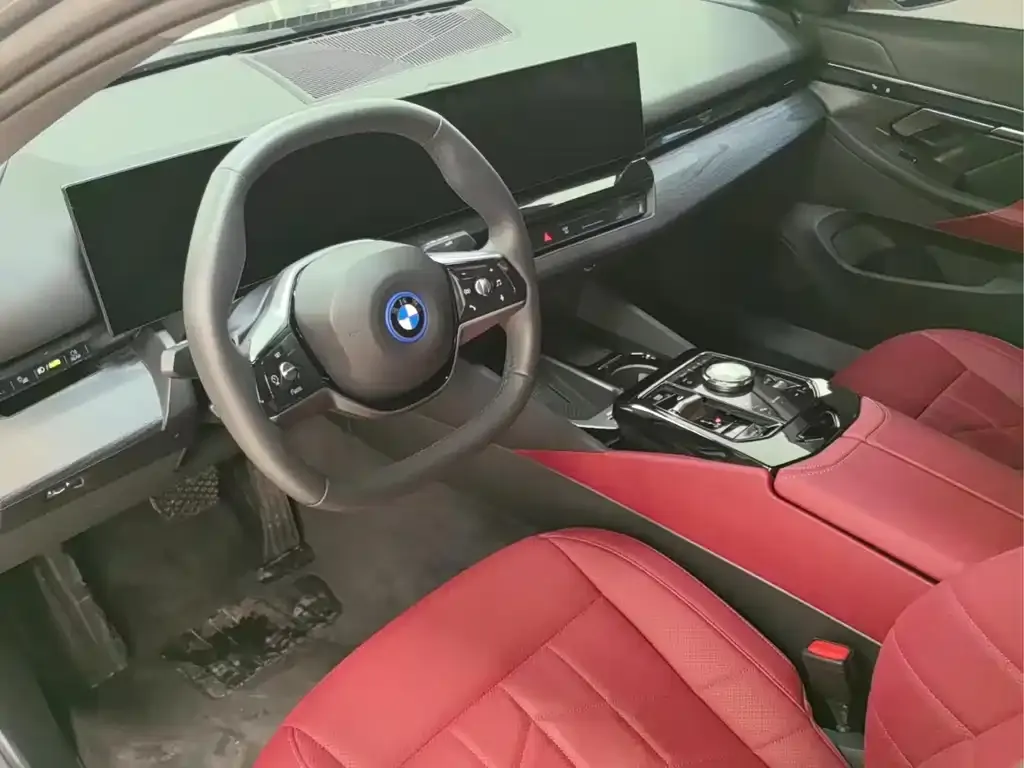 BMW i5 — фото 3