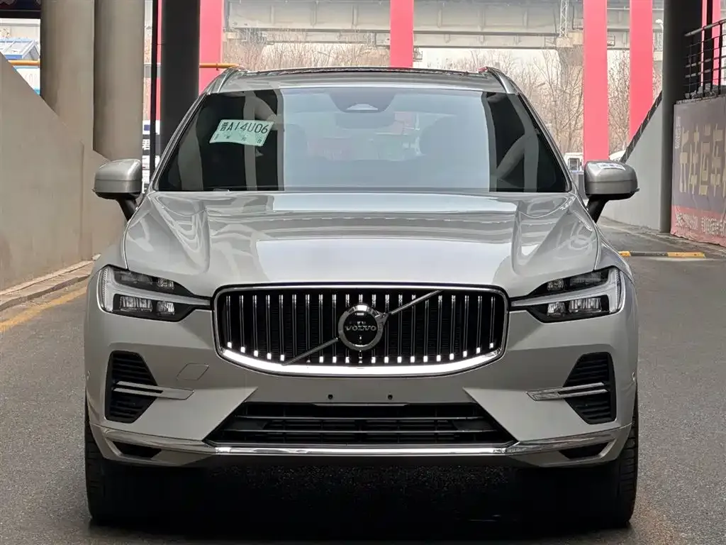 Volvo XC60 PHEV — фото 4