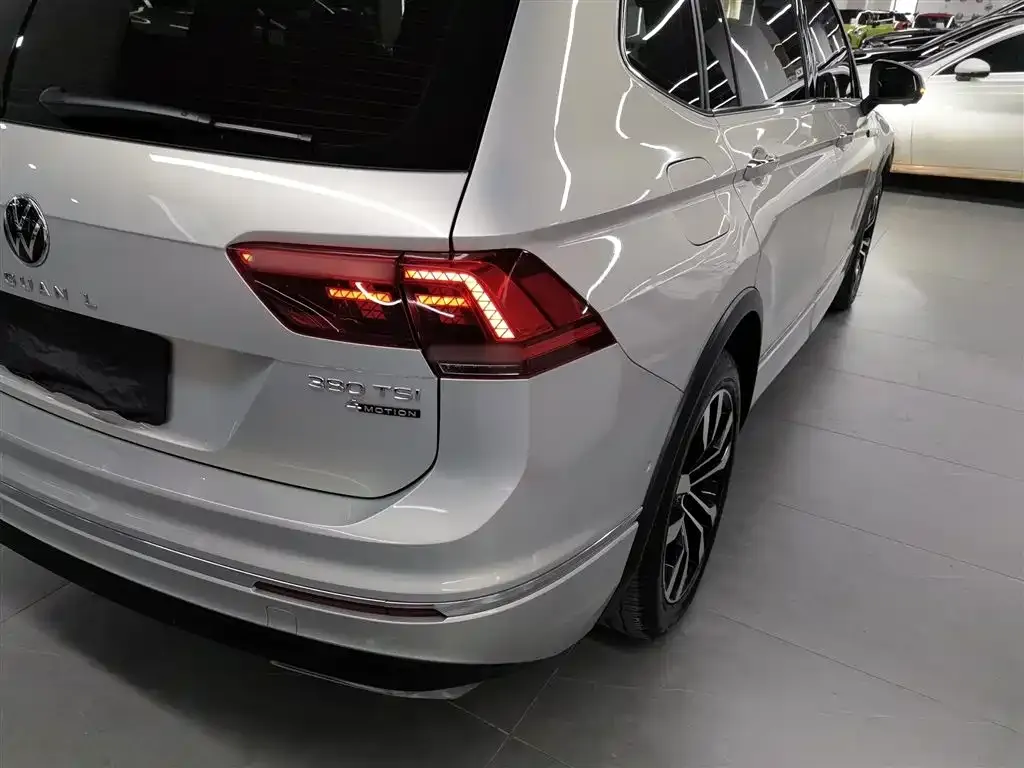 Volkswagen Tiguan L — фото 4
