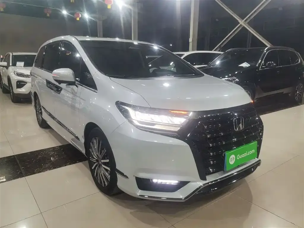 Honda Elysion 2025 из CN, фото 4