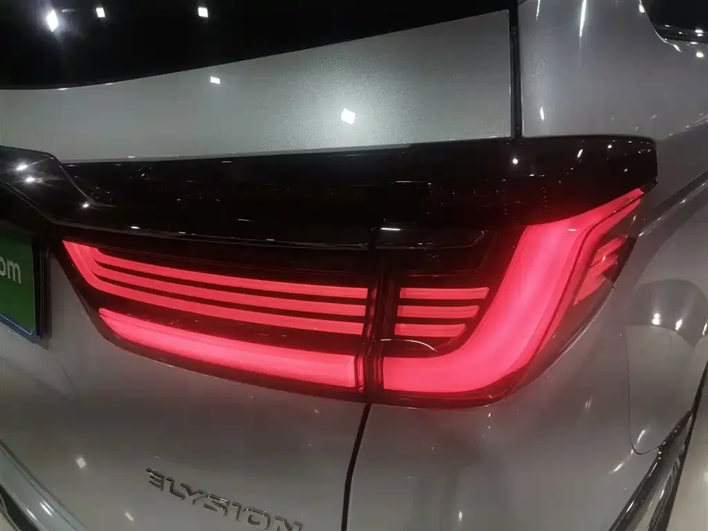 Honda Elysion 2025 из CN, фото 10