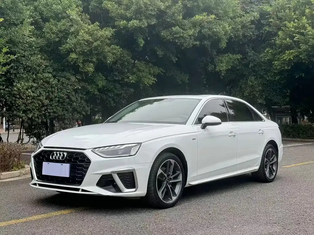 Audi A4L 2023 из CN, фото 1