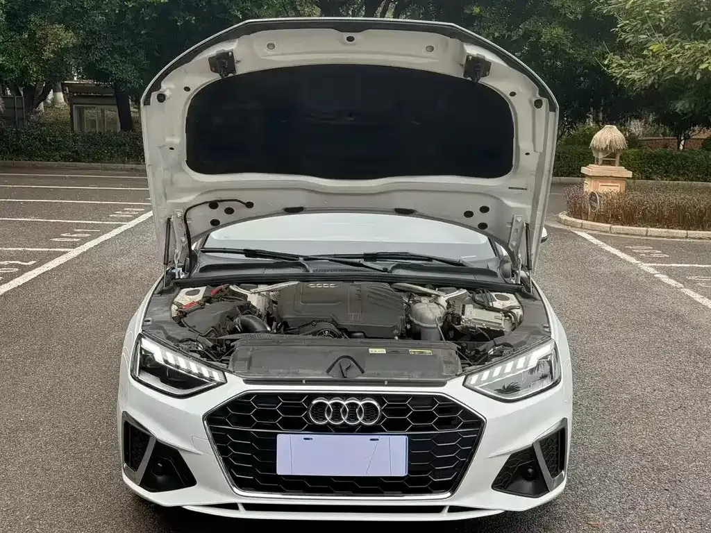 Audi A4L 2023 из CN, фото 10
