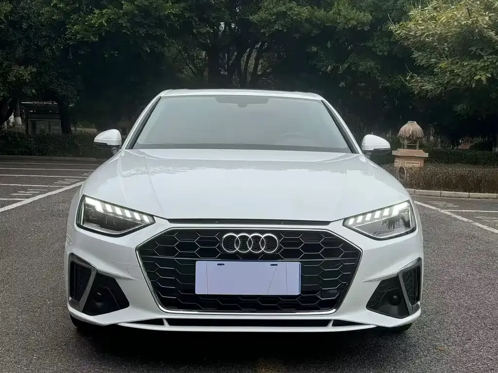 Audi A4L 2023 из CN, фото 3