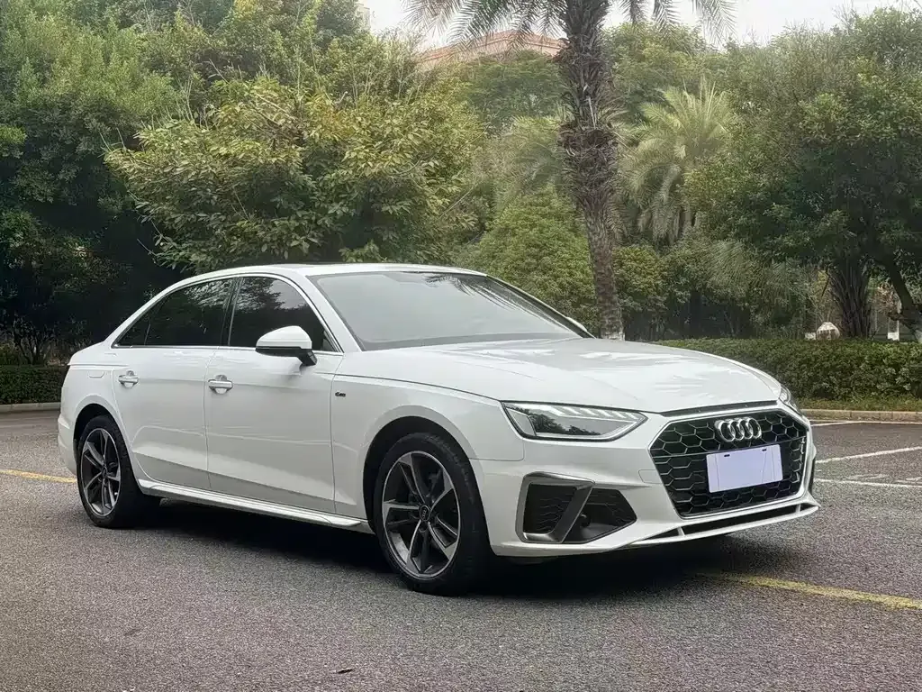 Audi A4L 2023 из CN, фото 6