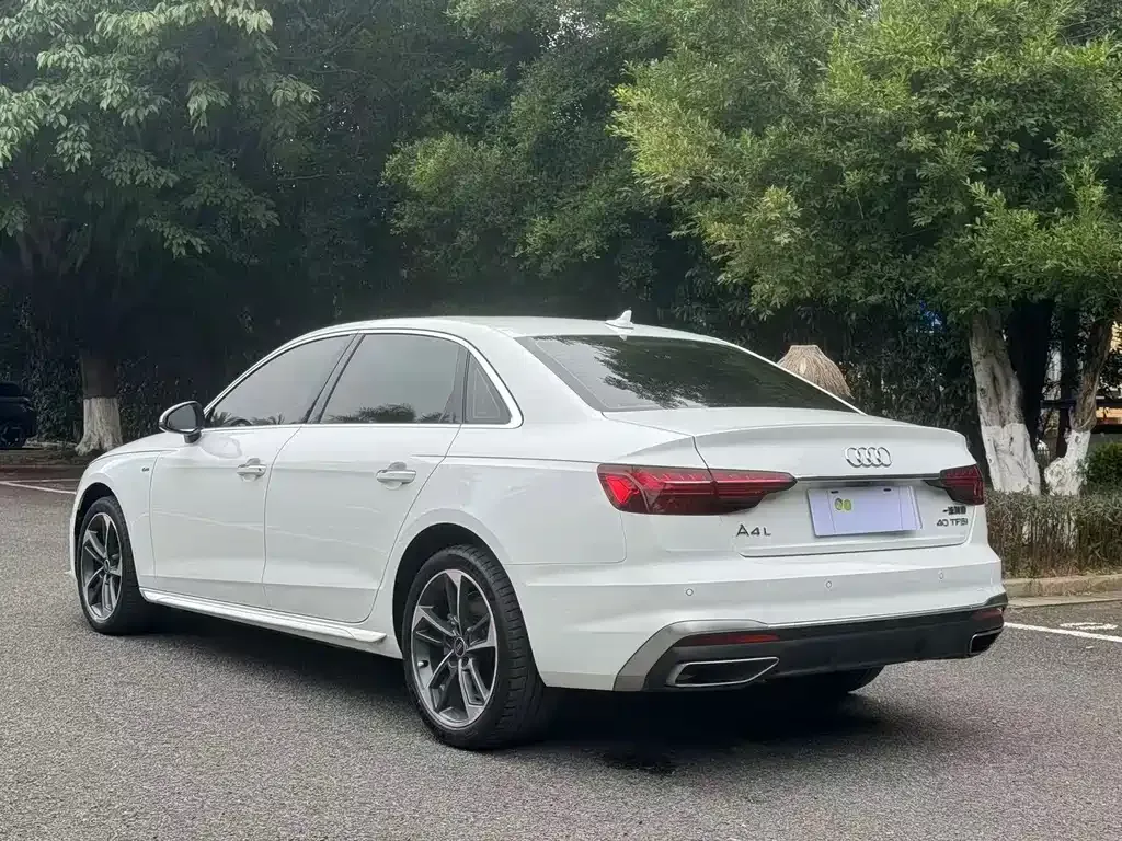 Audi A4L 2023 из CN, фото 8