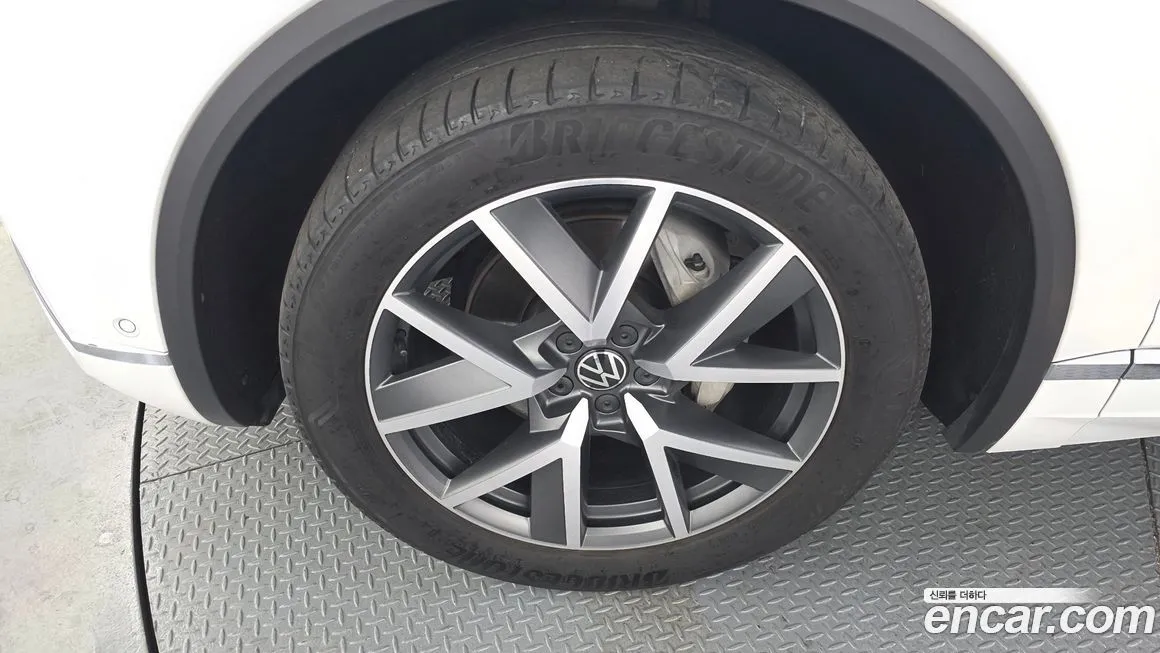 Volkswagen Touareg 2023 из KR, фото 4