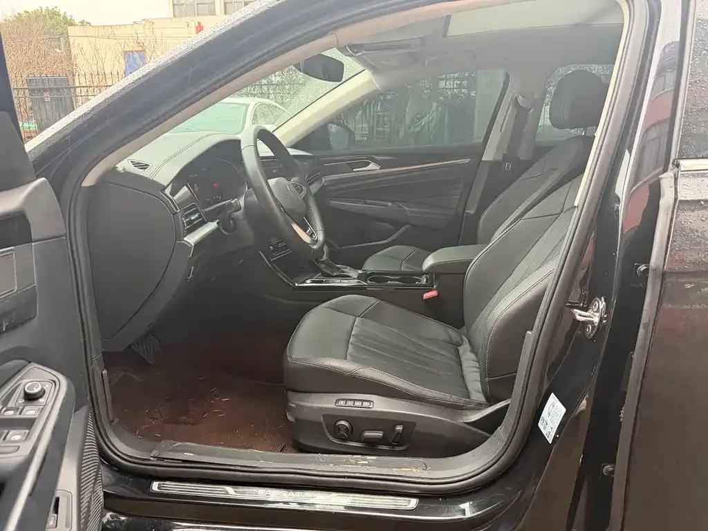 Volkswagen Passat 2025 из CN, фото 4