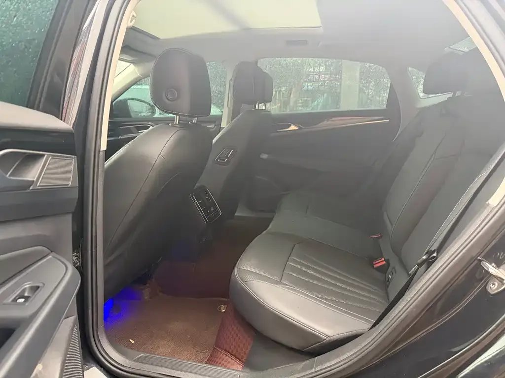 Volkswagen Passat 2025 из CN, фото 2