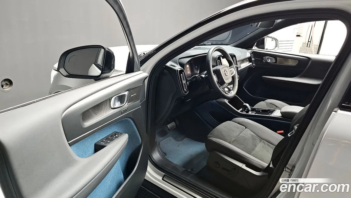 Volvo XC40 2024 из KR, фото 5