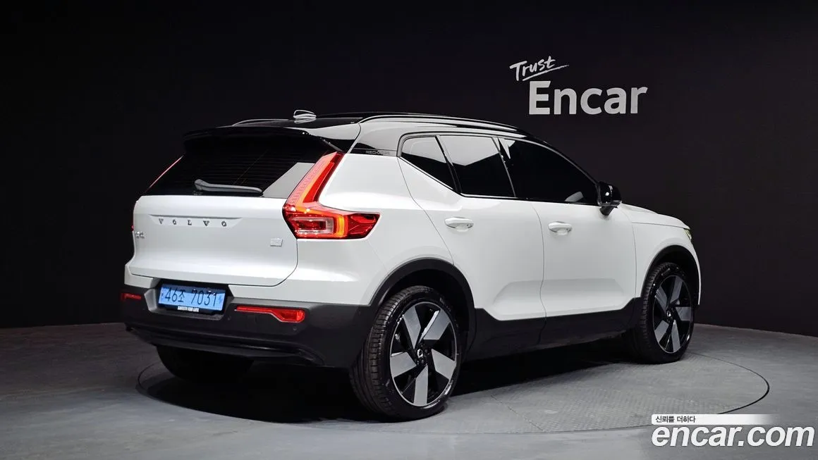 Volvo XC40 2024 из KR, фото 8