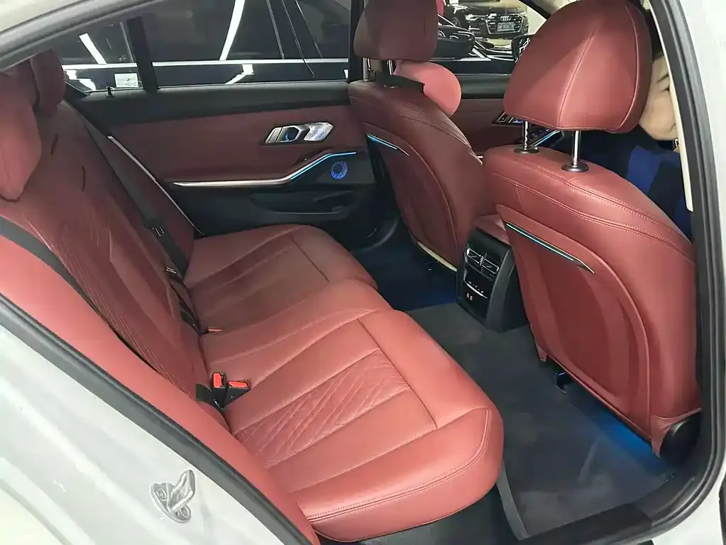 BMW 3 Series 2022 из CN, фото 8