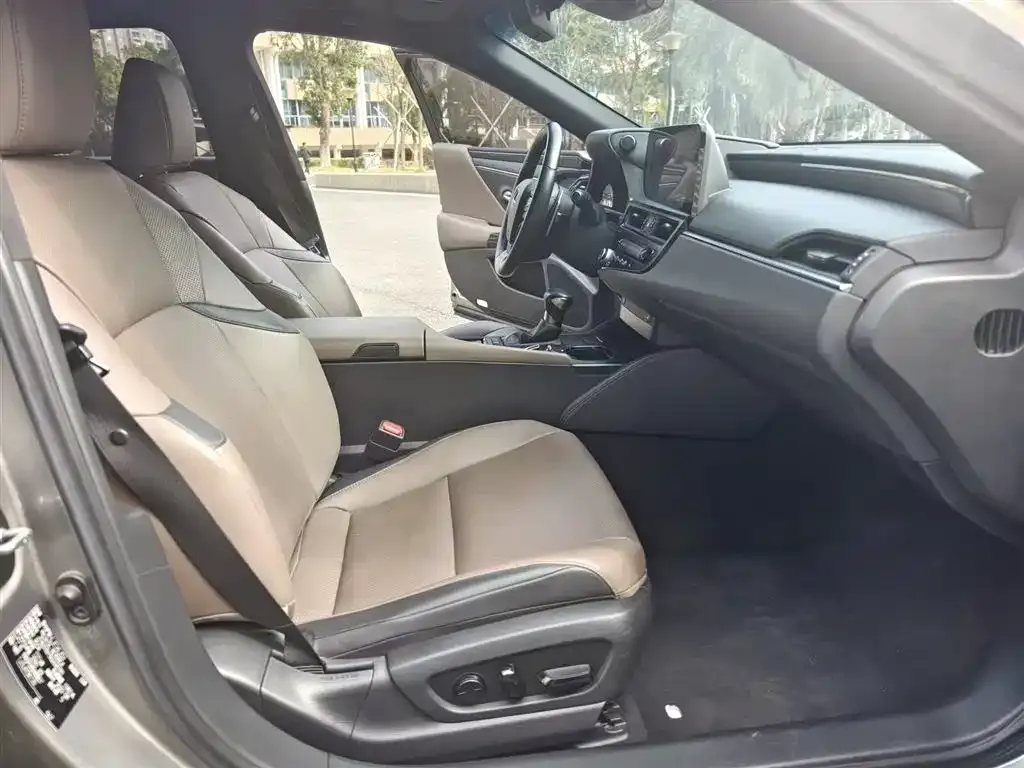 Lexus ES 2022 из CN, фото 6