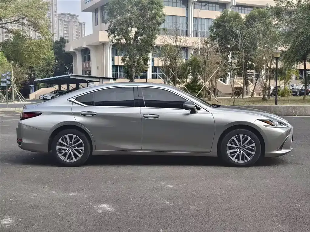 Lexus ES 2022 из CN, фото 8