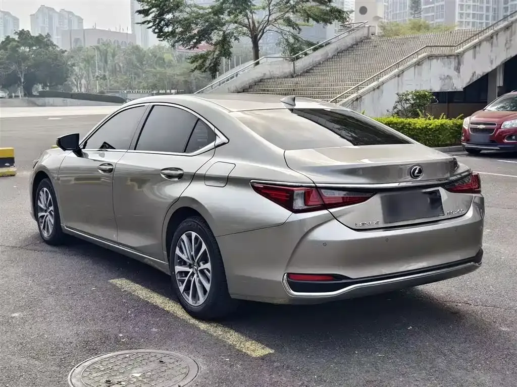 Lexus ES 2022 из CN, фото 9