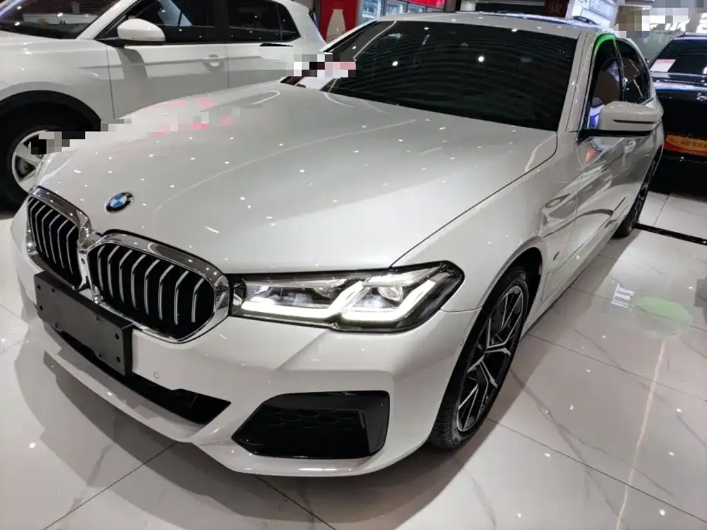 BMW 5 Series — фото 1
