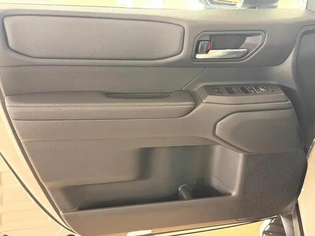 Toyota Prado 2024 из CN, фото 3