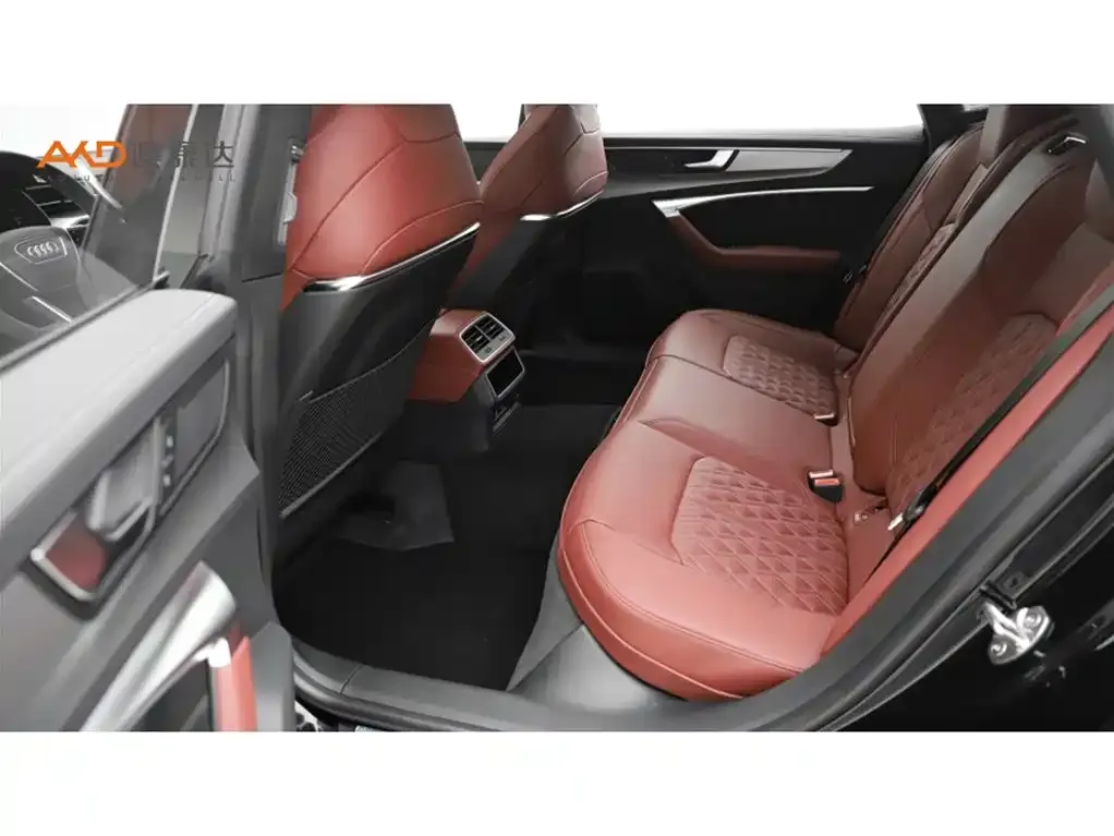 Audi A7L 2024 из CN, фото 5