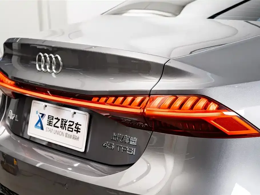 Audi A7L 2024 из CN, фото 4