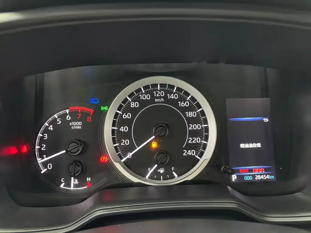 Toyota Corolla 2023 из CN, фото 2