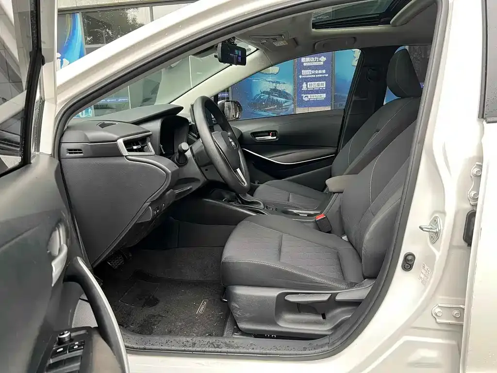 Toyota Corolla 2023 из CN, фото 4