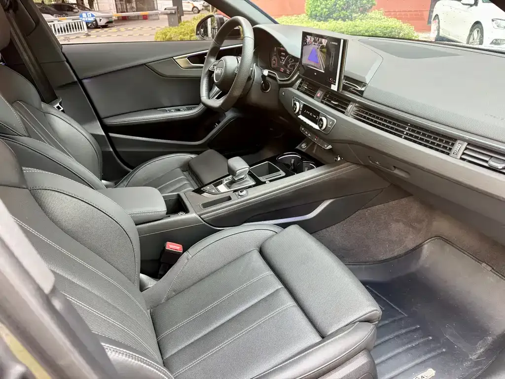 Audi A4L 2024 из CN, фото 6