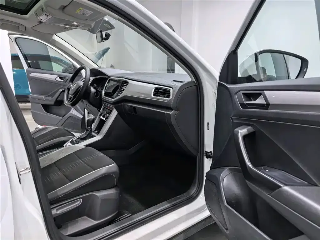 Volkswagen T-Roc 2022 из CN, фото 6