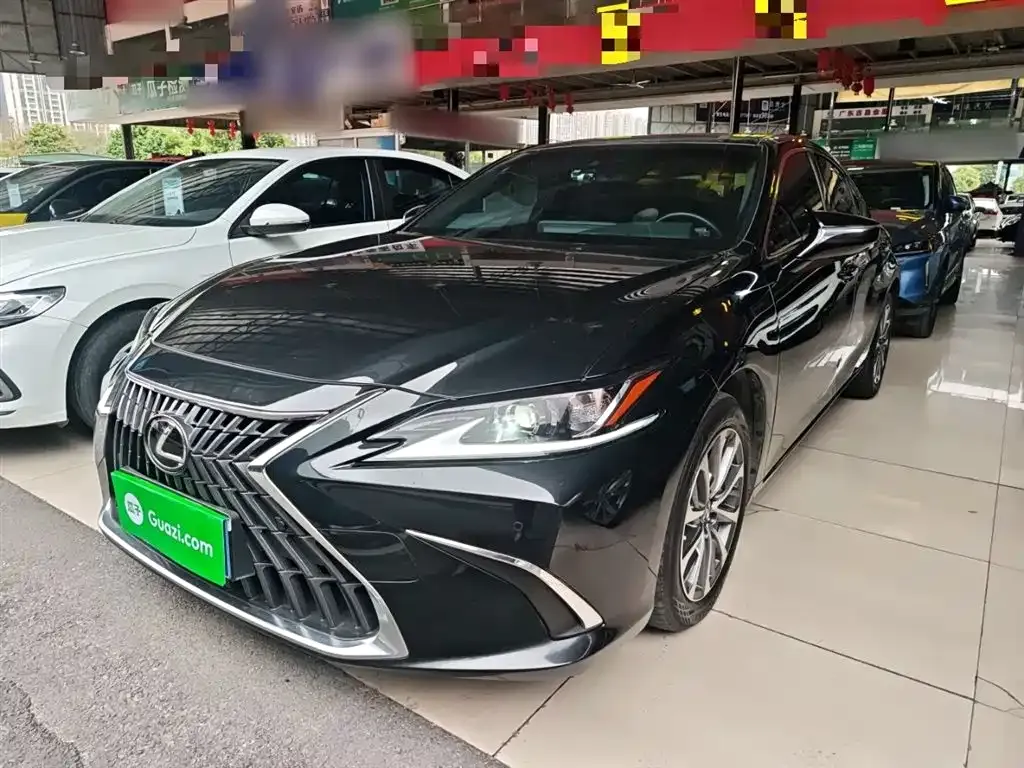 Lexus ES — фото 1
