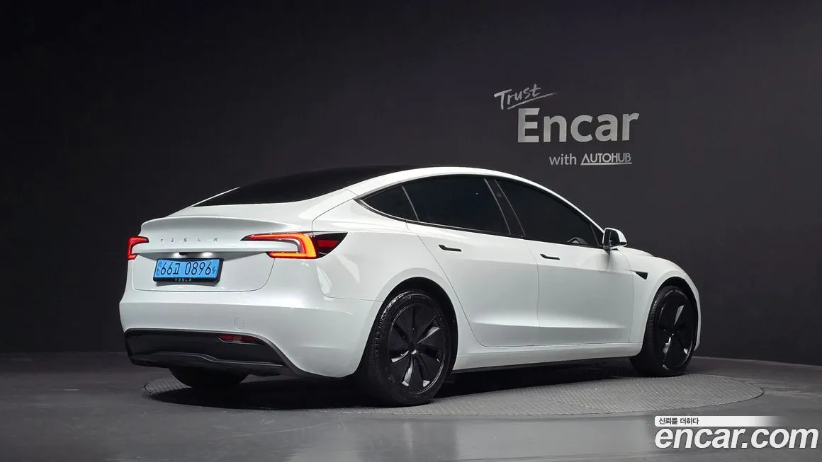 Tesla Model 3 — фото 2