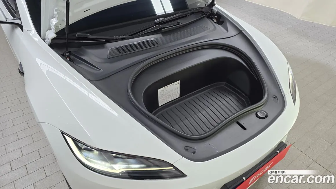 Tesla Model 3 — фото 8