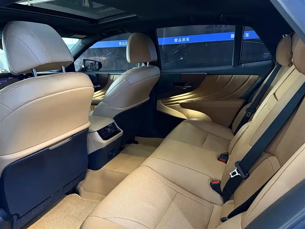 Lexus LS 2022 из CN, фото 5