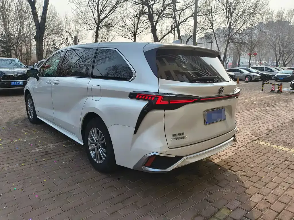 Toyota Sienna 2022 из CN, фото 9