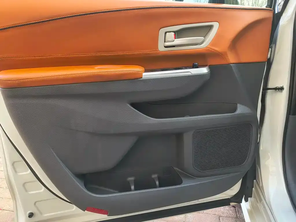 Toyota Sienna 2022 из CN, фото 3