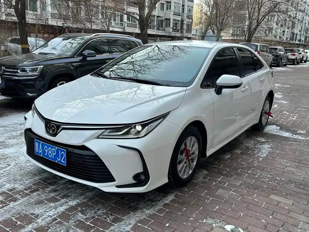 Toyota Corolla — фото 1