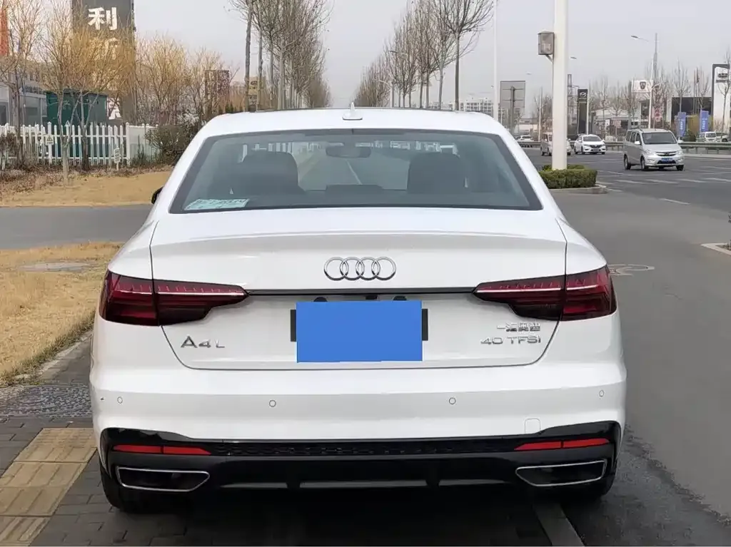 Audi A4L 2023 из CN, фото 5