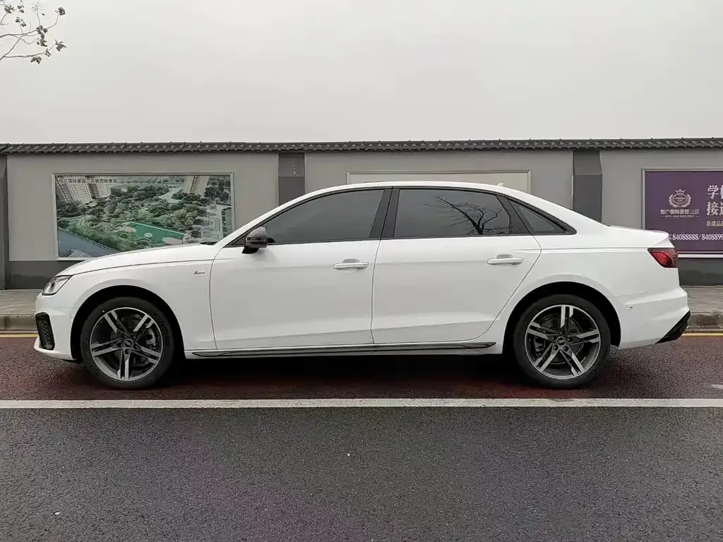 Audi A4L 2023 из CN, фото 7