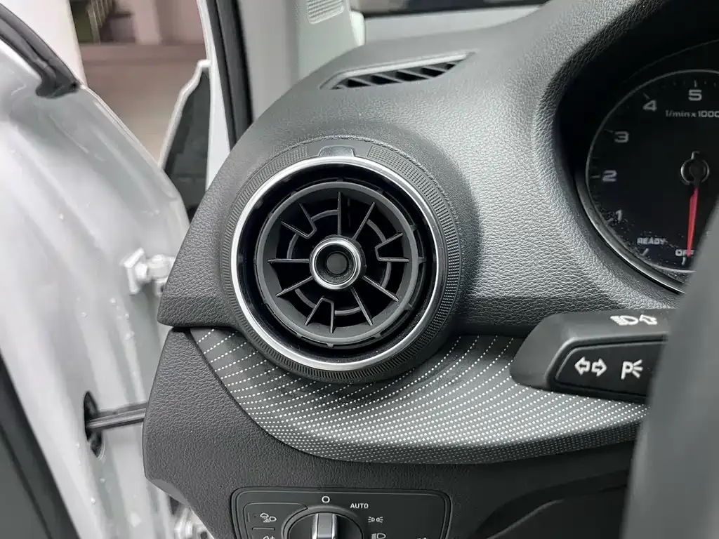 Audi Q2L 2021 из CN, фото 8