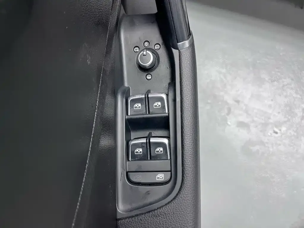 Audi Q2L 2021 из CN, фото 4