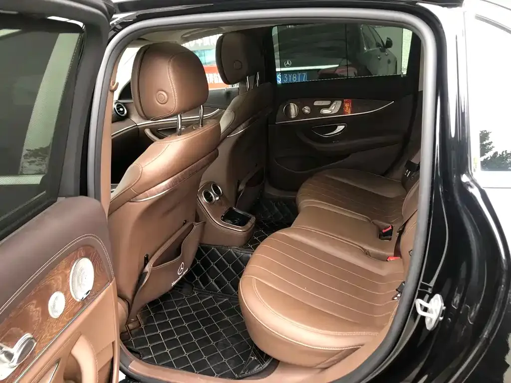 Mercedes-Benz E-Class 2023 из CN, фото 8
