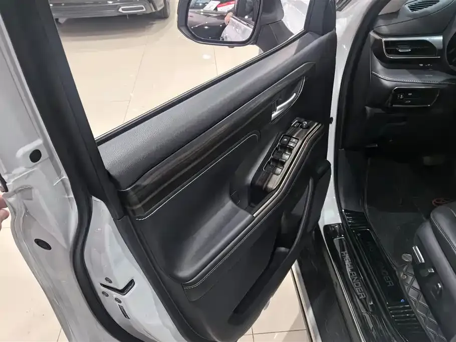 Toyota Highlander 2023 из CN, фото 8