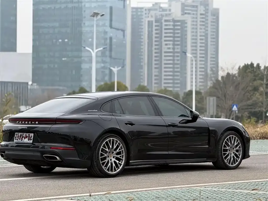 Porsche Panamera 2025 из CN, фото 5